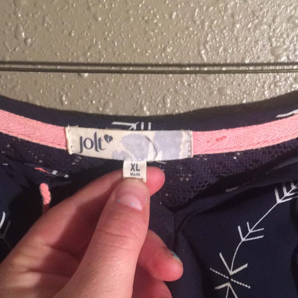 Top - Picture 4 of 5